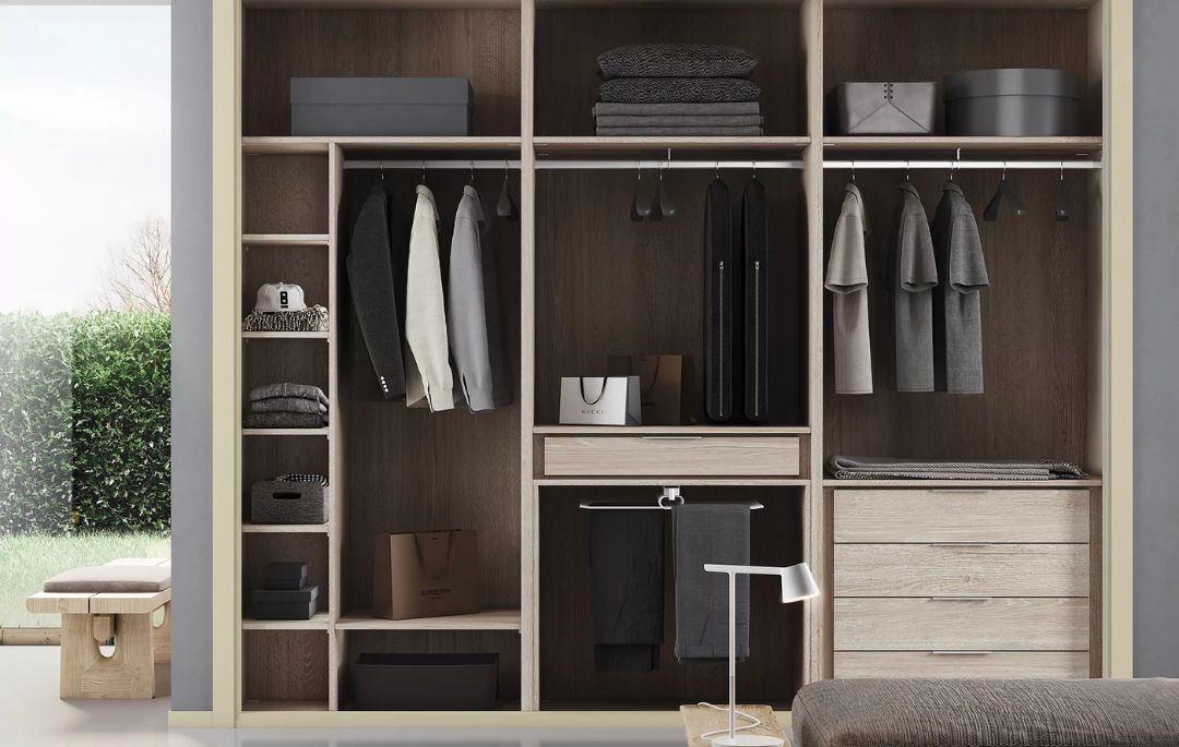 ¿Cómo organizar un armario? Guía para aprovechar el espacio cómo organizar un armario por dentro con baldas, cajones y zonas diferenciadas diseño de Larmario