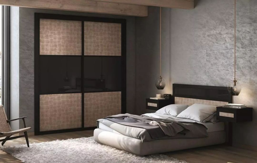 Armario a medida para dormitorio pequeño: errores típicos Armario a medida dormitorio pequeño con puertas correderas modernas