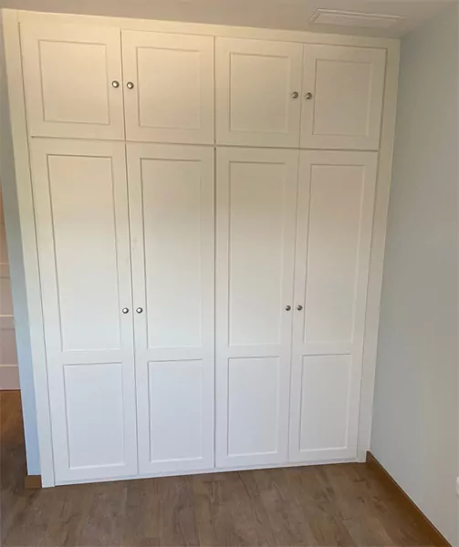 Para un armario... ¿Puerta abatible o deslizante?