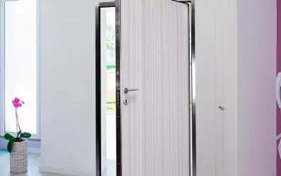 puerta de entrada de una vivienda