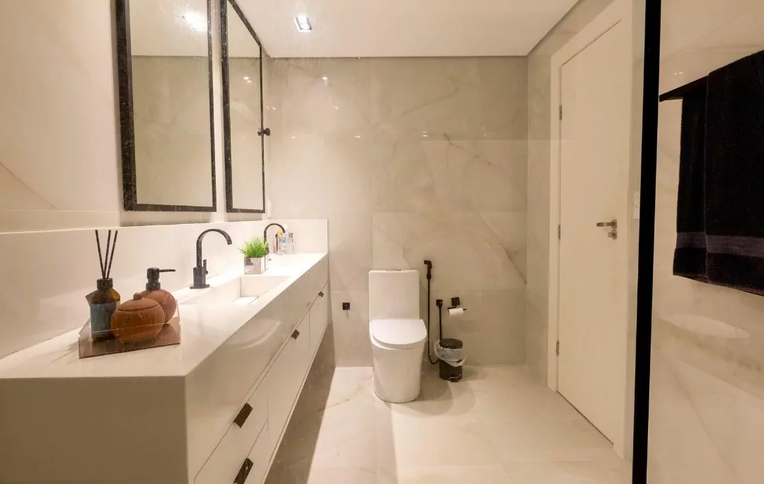 ¿Cómo remodelar un baño pequeño? Soluciones sin obras Remodelar baño pequeño vista frontal